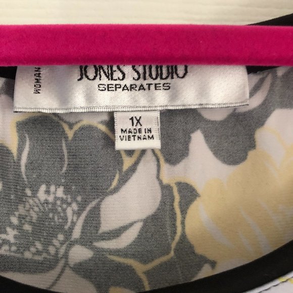 Jones Studio floral sleevless top - Picture 2 of 2